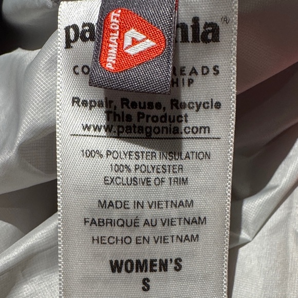 Patagonia Women's Vibrant Red Puffer Jacket - Picture 6 of 6